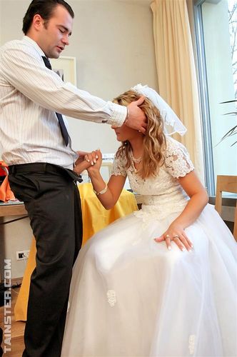Портной с женихом устроили свингерский секс во время примерки свадебного платья невестой